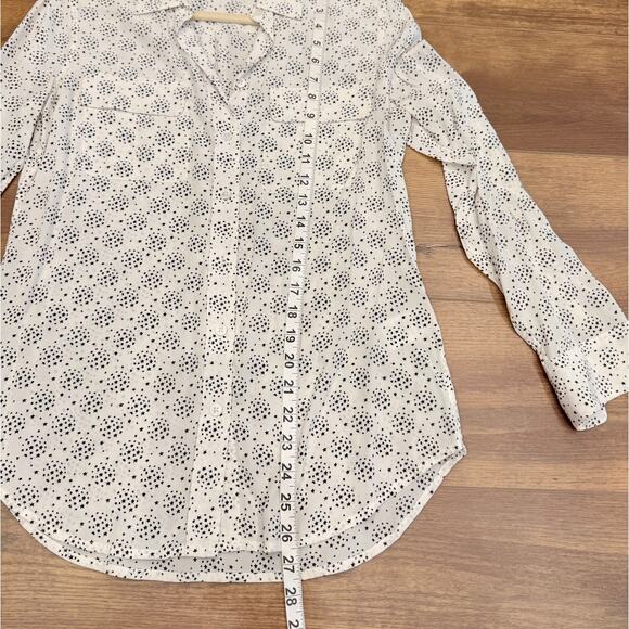 Equipment Slim Signature Silk Button Down Shirt White w Black Stars size Small - Picture 10 of 11